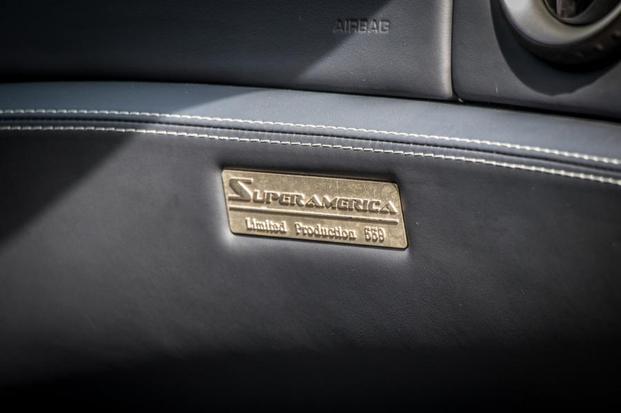 Логотип Ferrari 575 Superamerica 2005 года  (фото 67 из 79)